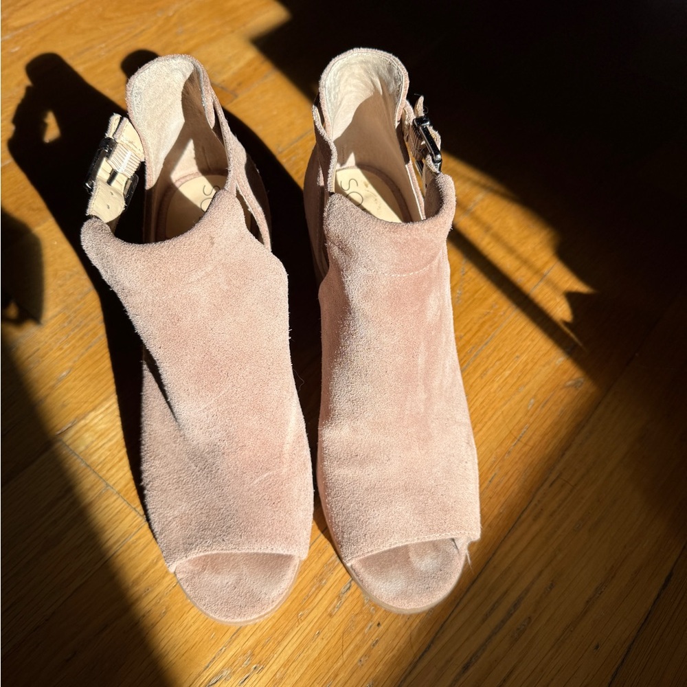 Sole Society Pink Suede Women's Ankle Bootie Heel
